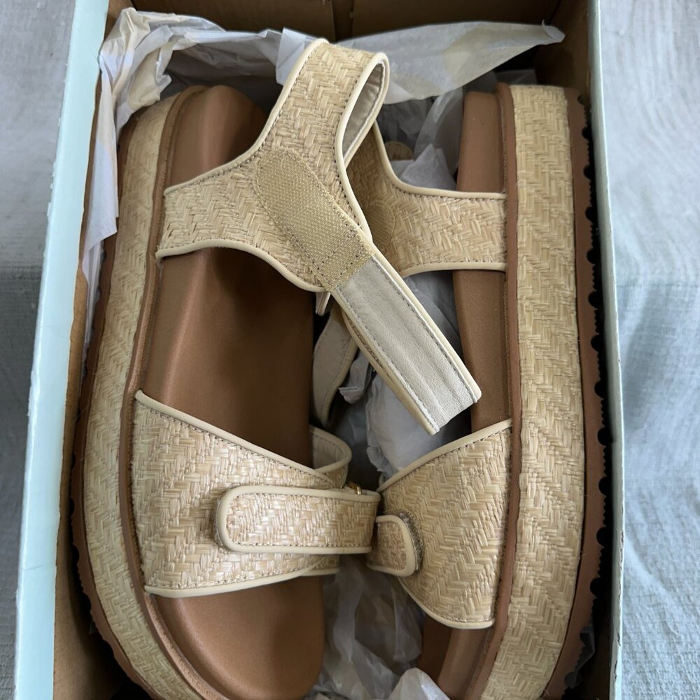 SO Loreen Buckle Footbed Women's Sandals 10